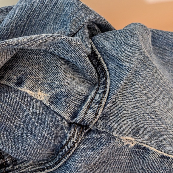 Lee denim jeans size 29. Damage in between the thighs - Picture 3 of 3